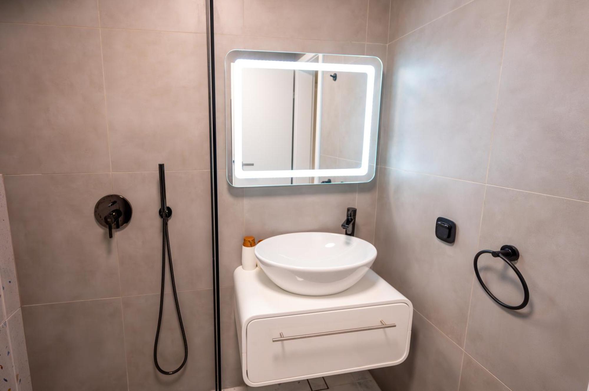 Design 1Bdr Apartment Near City Center ソフィア エクステリア 写真